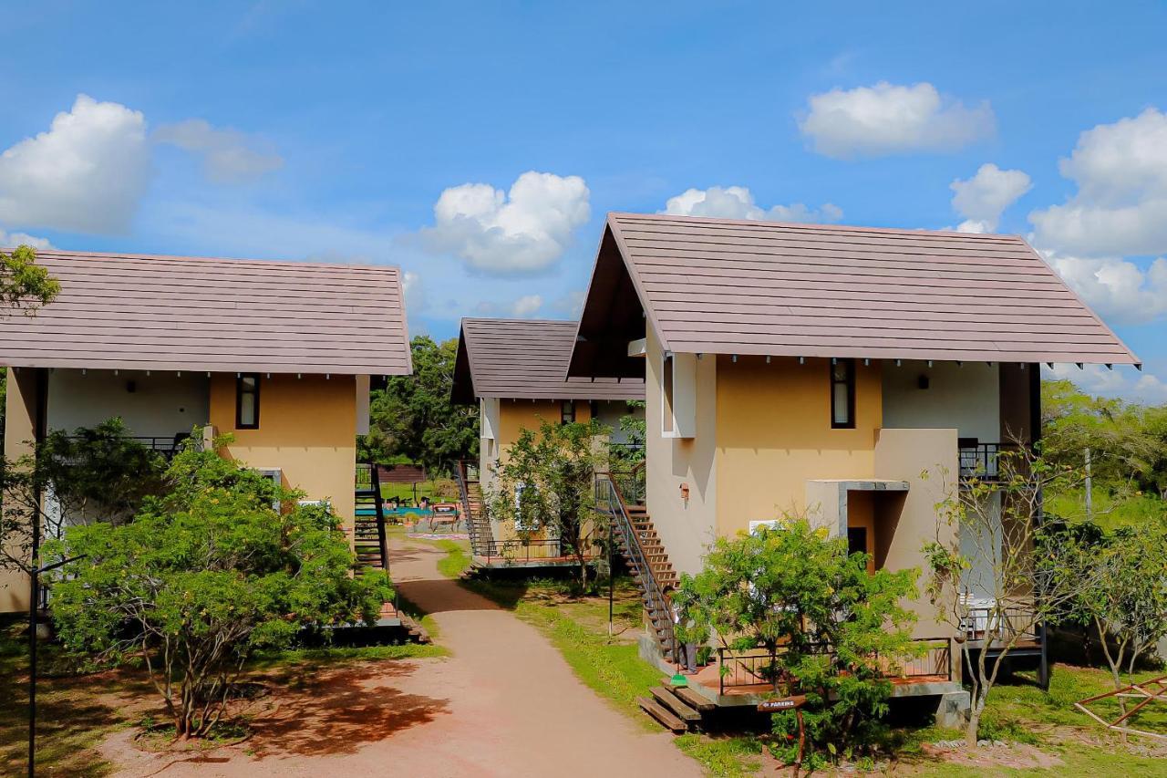 Lolu Village Resort Анурадхапура Екстериор снимка